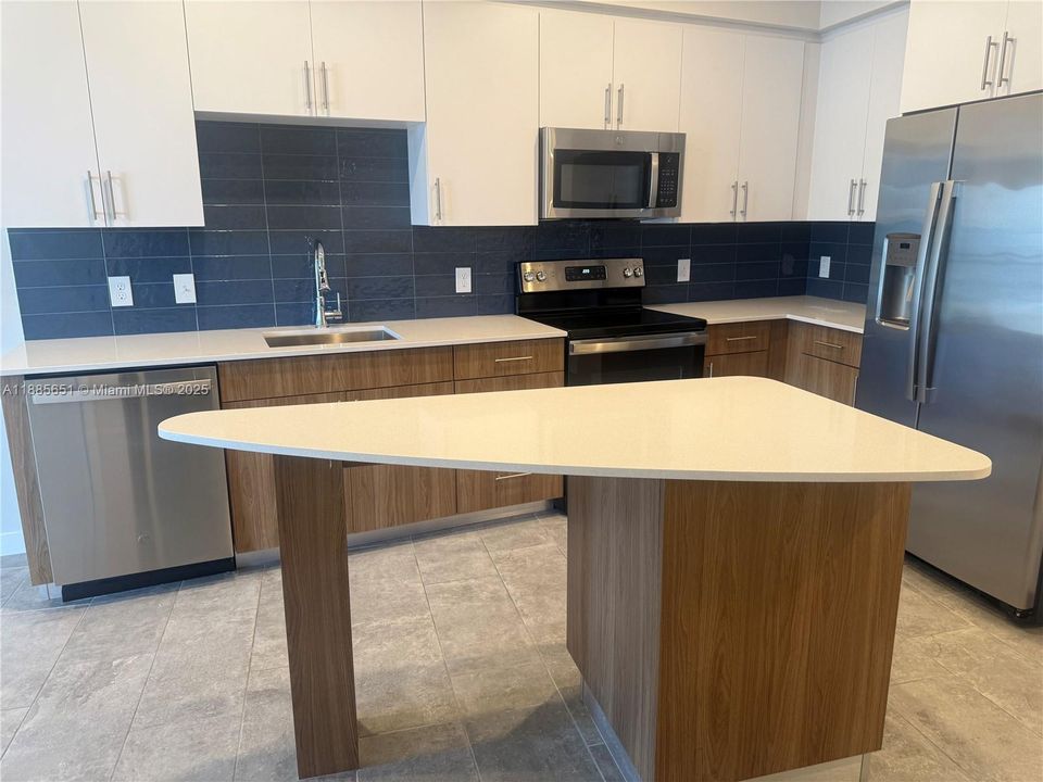 Недавно арендовано: $1,899 (1 спален, 1 ванн, 642 Квадратных фут)