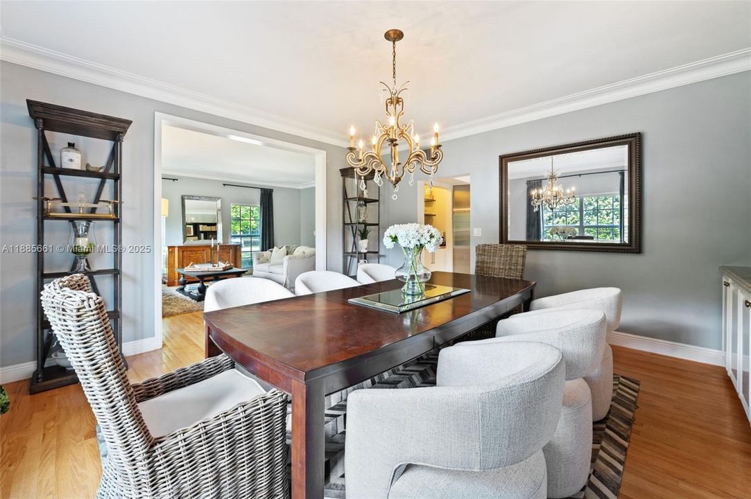 На продажу: $3,799,000 (5 спален, 3 ванн, 3690 Квадратных фут)