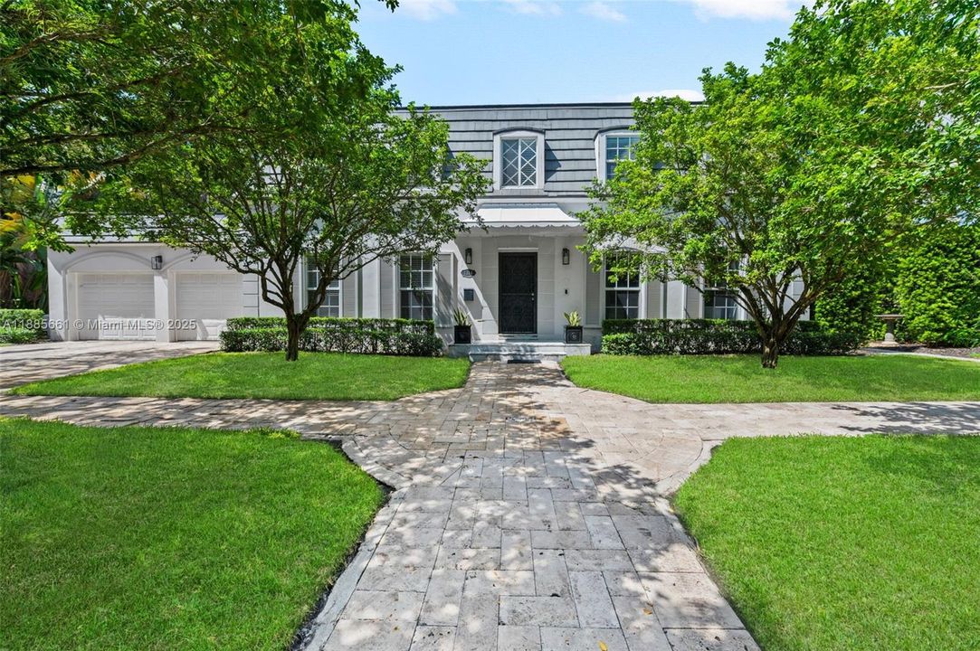 На продажу: $3,799,000 (5 спален, 3 ванн, 3690 Квадратных фут)