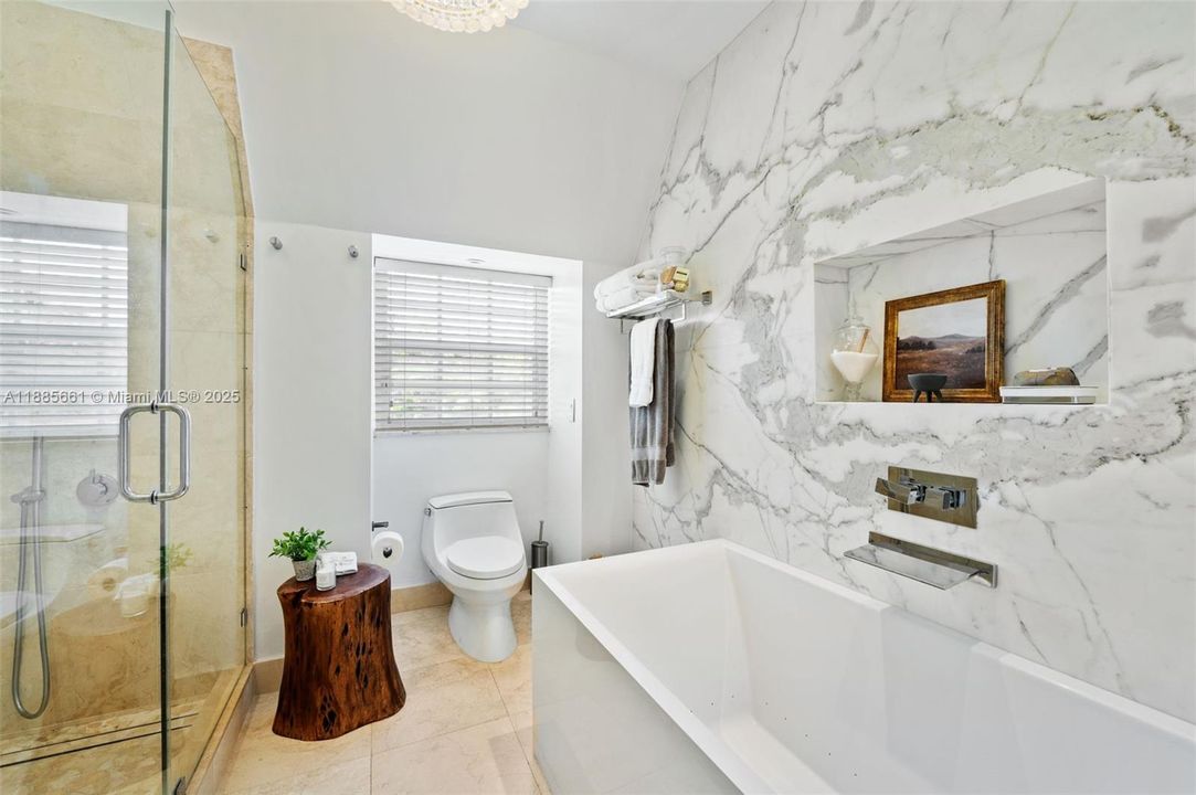 На продажу: $3,799,000 (5 спален, 3 ванн, 3690 Квадратных фут)