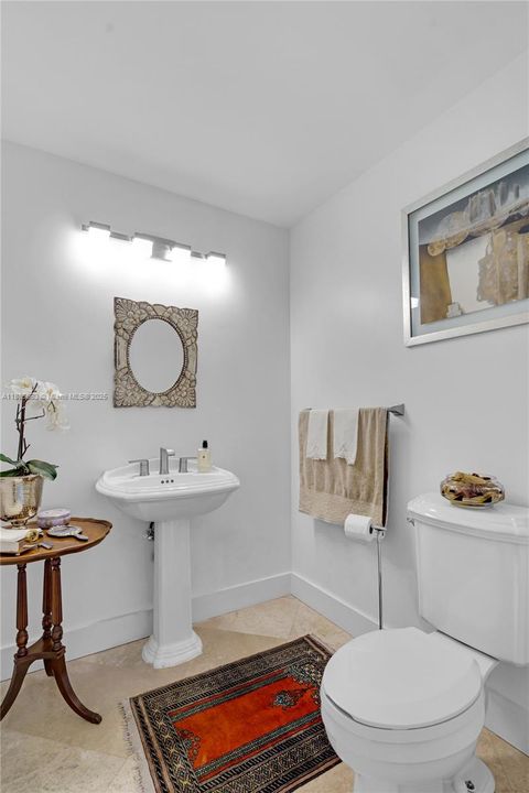 Под контрактом: $12,000 (2 спален, 2 ванн, 2060 Квадратных фут)