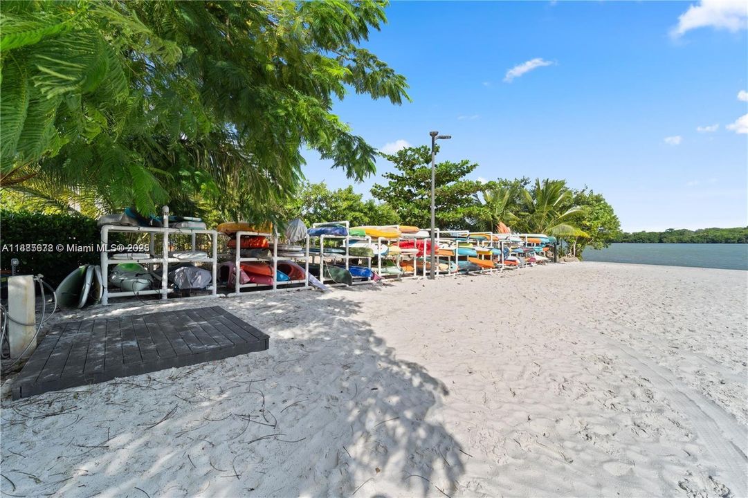 待售: $350,000 (1 贝兹, 1 浴室, 775 平方英尺)