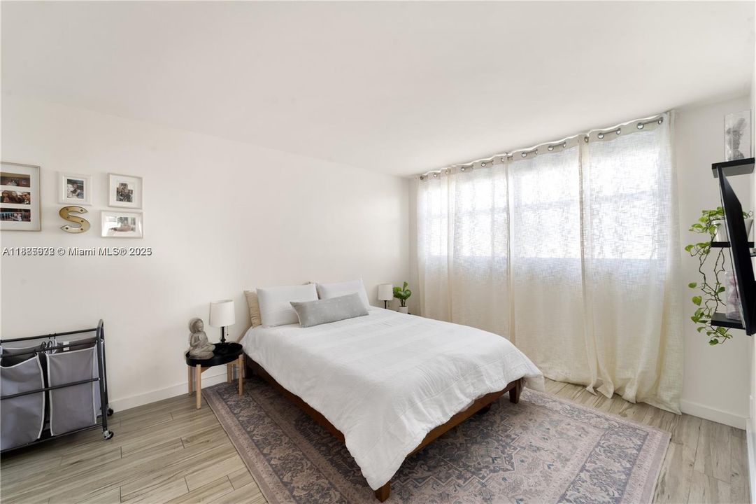 待售: $350,000 (1 贝兹, 1 浴室, 775 平方英尺)