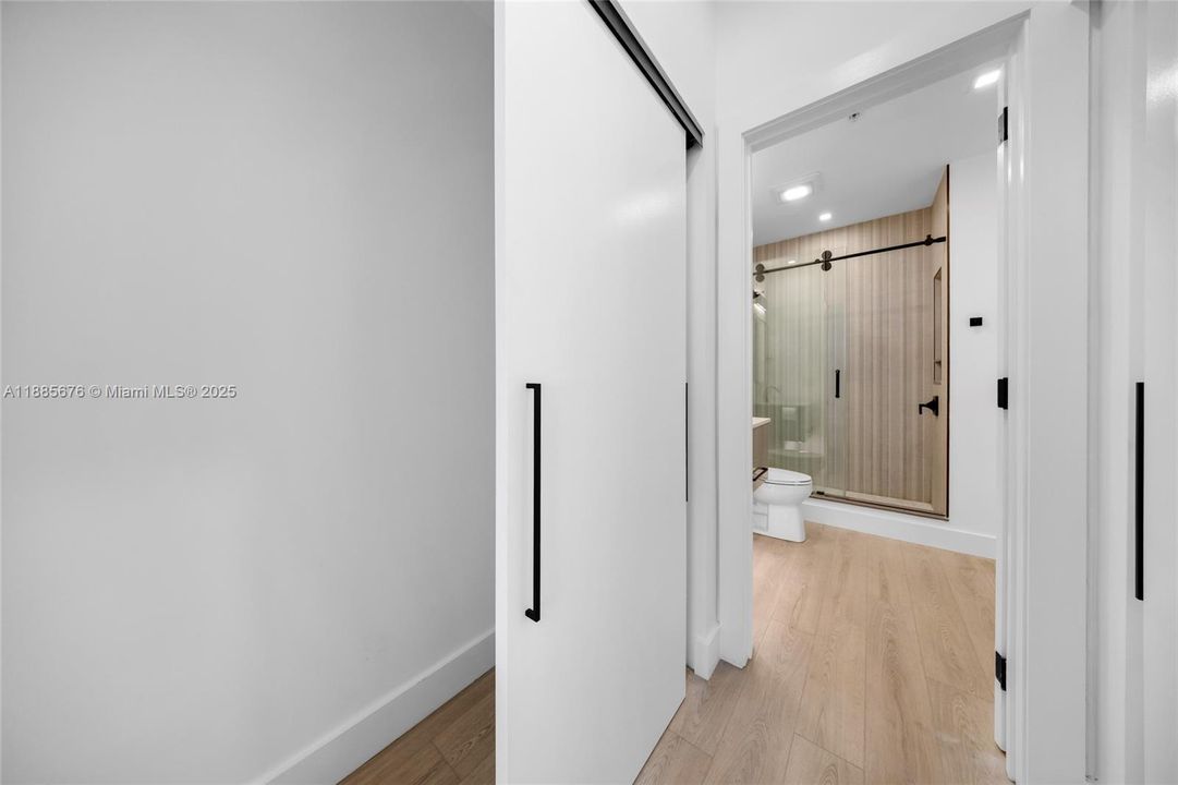 合同活跃: $5,000 (2 贝兹, 2 浴室, 1735 平方英尺)