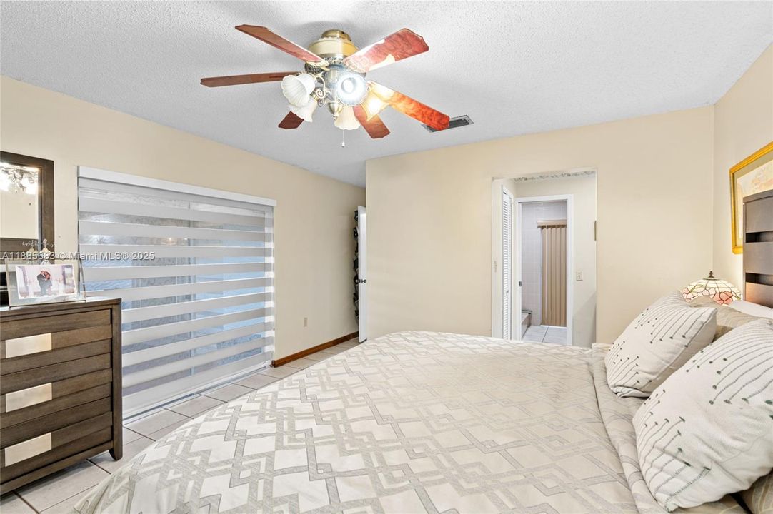 合同活跃: $650,000 (3 贝兹, 2 浴室, 1622 平方英尺)