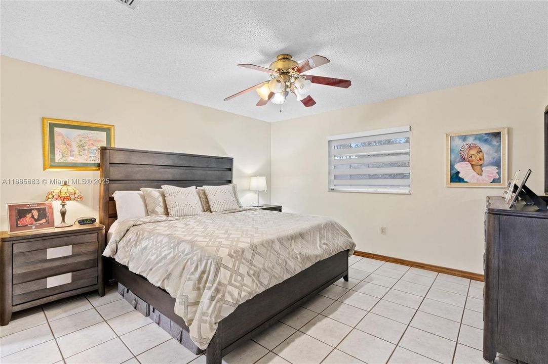 合同活跃: $650,000 (3 贝兹, 2 浴室, 1622 平方英尺)