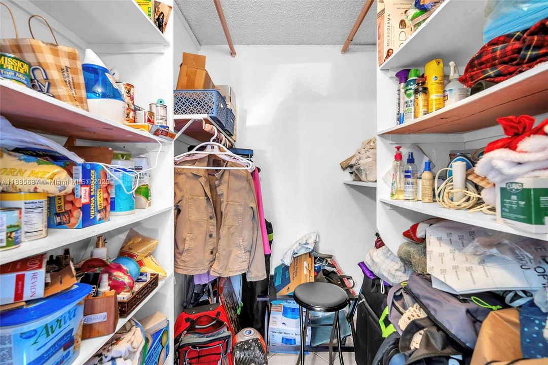 На продажу: $255,000 (2 спален, 2 ванн, 1550 Квадратных фут)