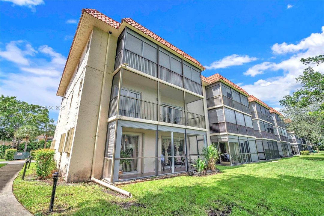 На продажу: $255,000 (2 спален, 2 ванн, 1550 Квадратных фут)