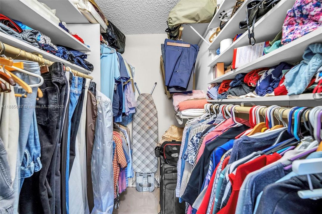 На продажу: $255,000 (2 спален, 2 ванн, 1550 Квадратных фут)