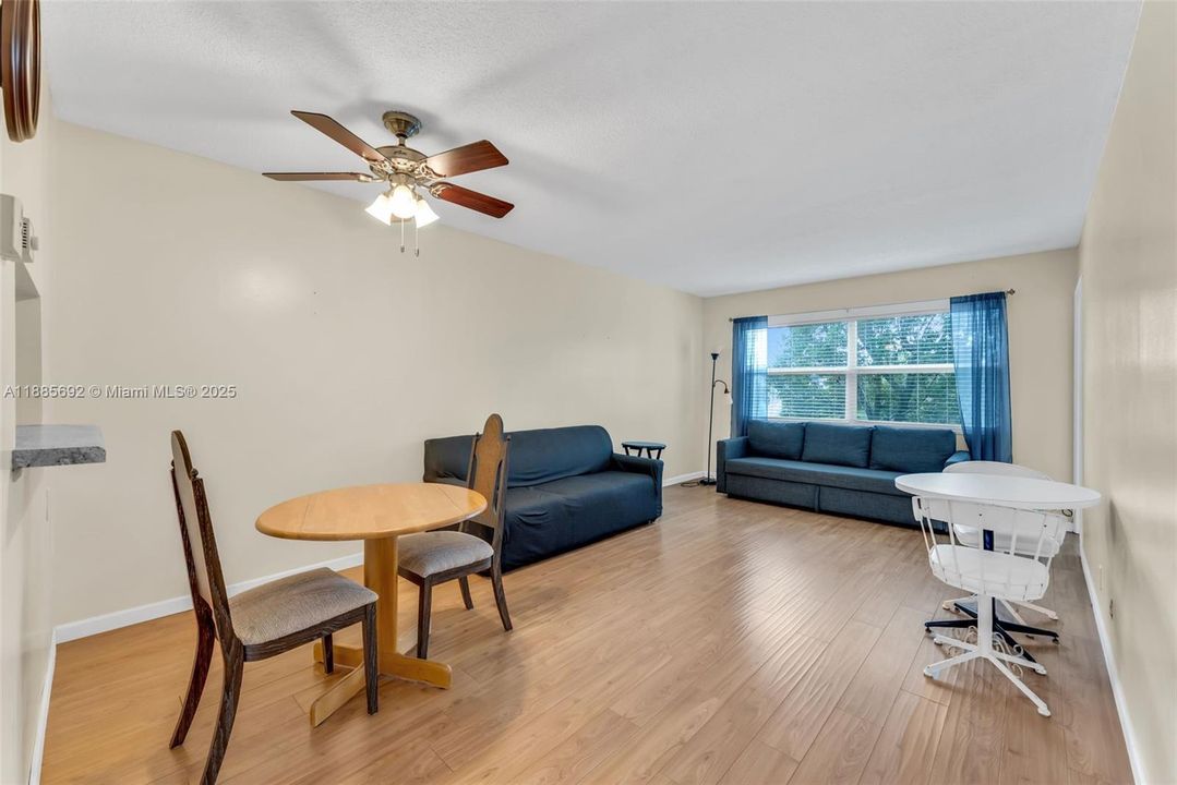 For Rent: $1,500 (1 beds, 1 baths, 684 Square Feet)