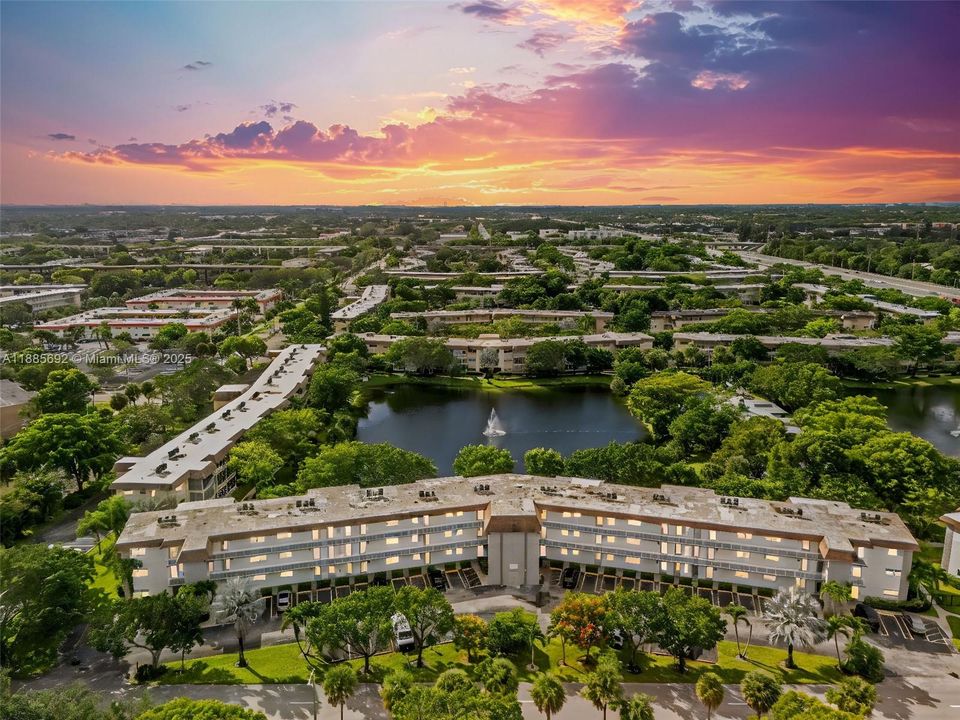 For Rent: $1,500 (1 beds, 1 baths, 684 Square Feet)