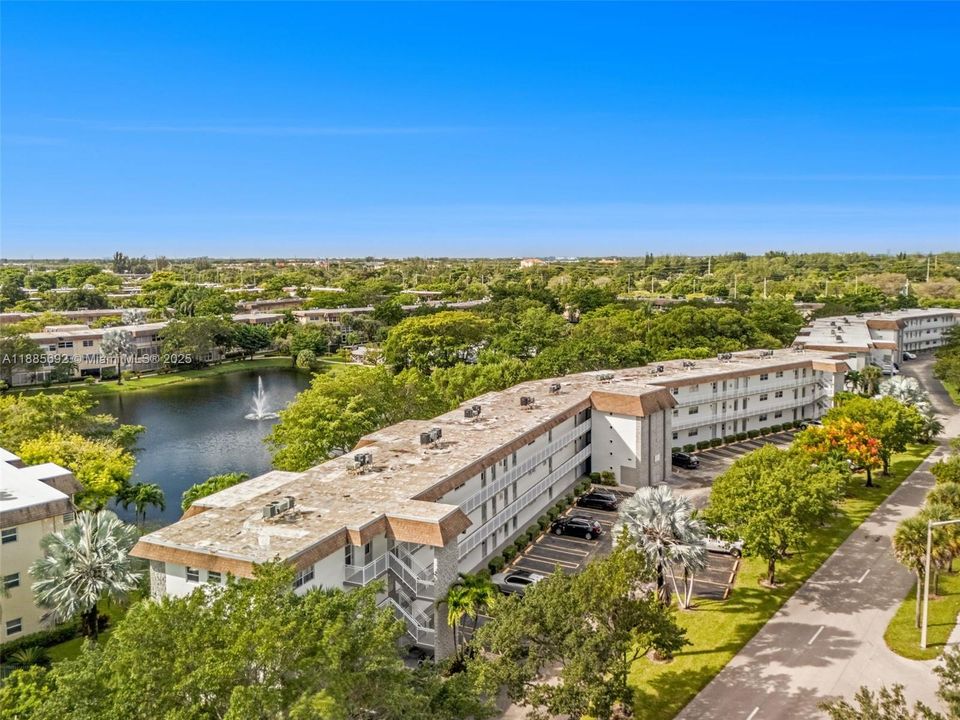 For Rent: $1,500 (1 beds, 1 baths, 684 Square Feet)