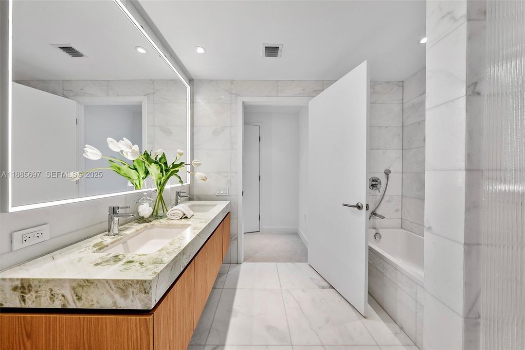 For Sale: $3,495,000 (3 beds, 3 baths, 2178 Square Feet)