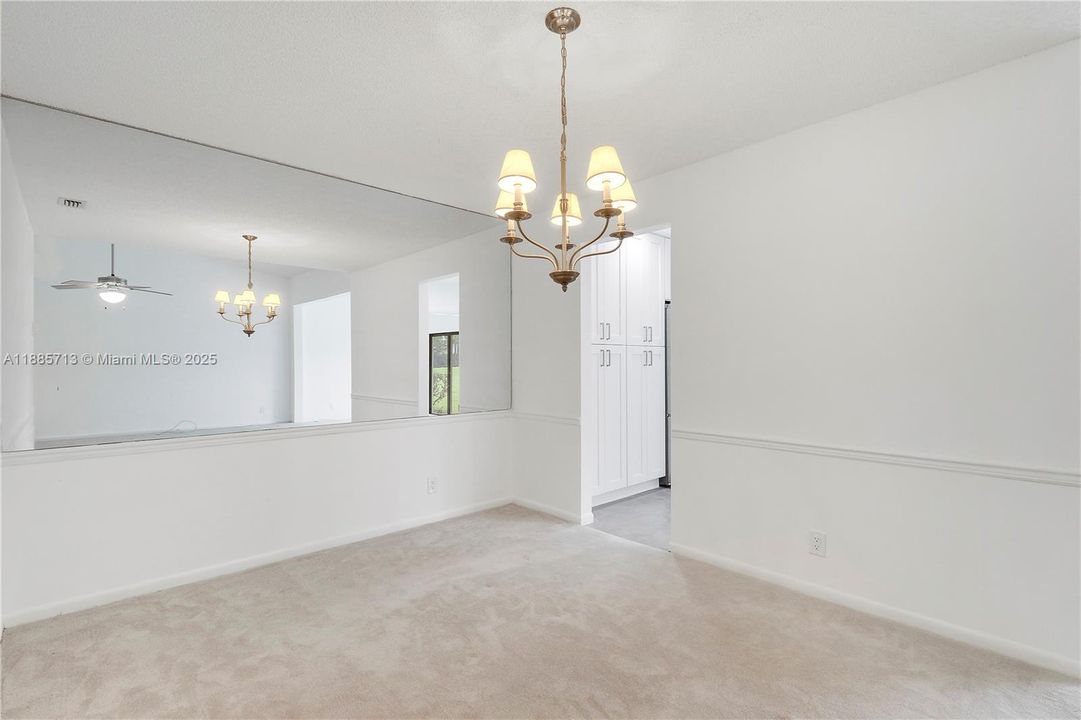 Activo con contrato: $435,000 (3 camas, 2 baños, 1542 Pies cuadrados)