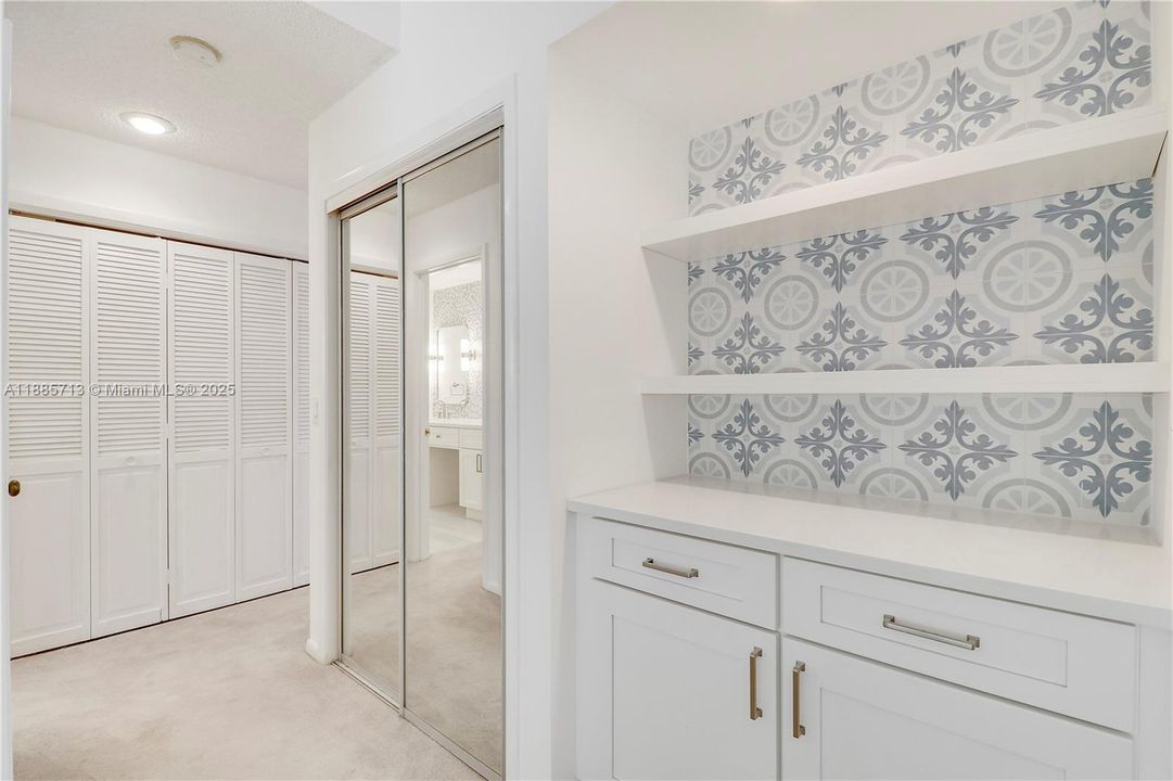 Activo con contrato: $435,000 (3 camas, 2 baños, 1542 Pies cuadrados)