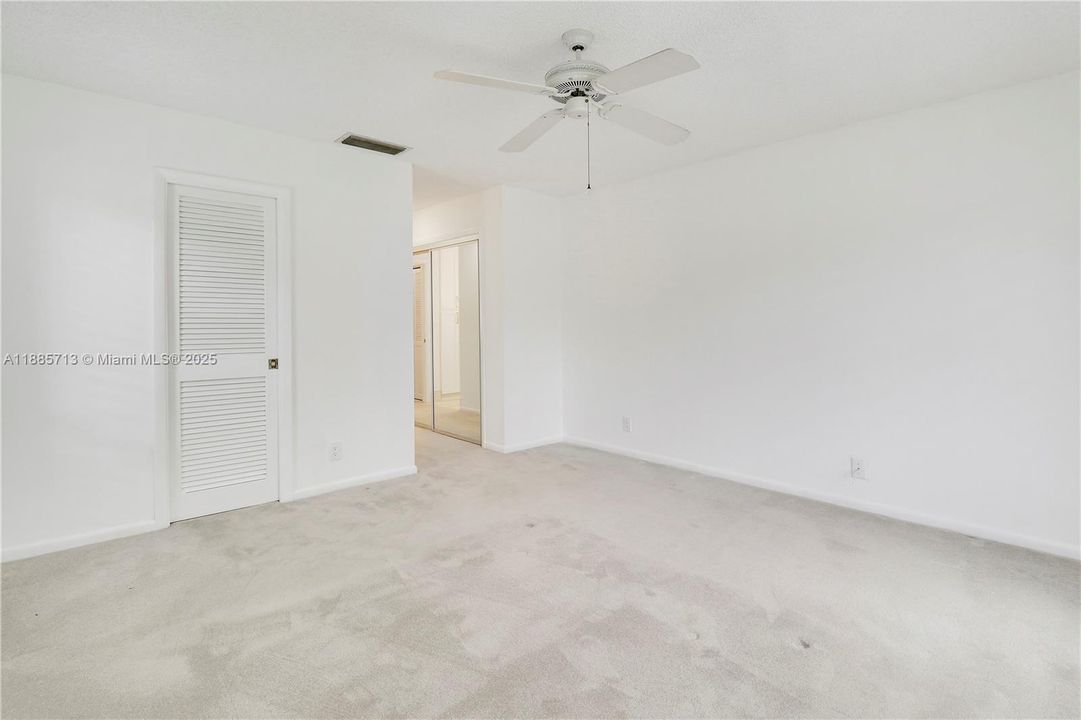 Activo con contrato: $435,000 (3 camas, 2 baños, 1542 Pies cuadrados)