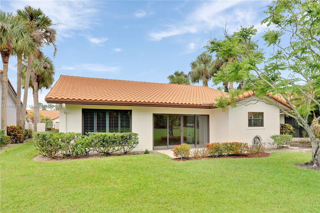 Activo con contrato: $435,000 (3 camas, 2 baños, 1542 Pies cuadrados)