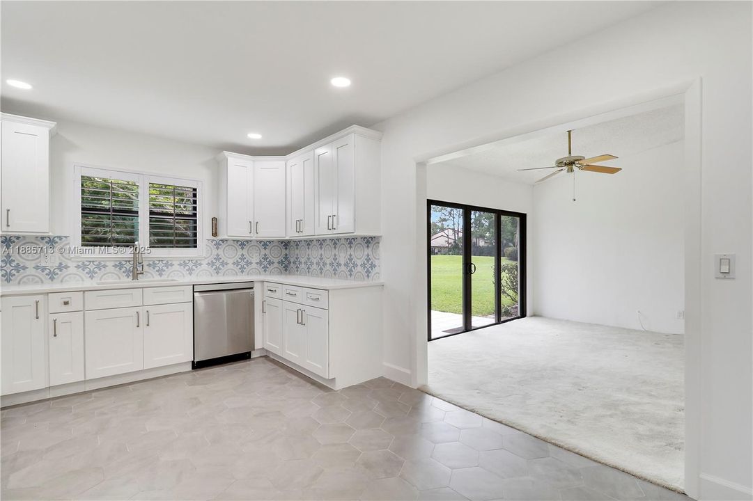 Activo con contrato: $435,000 (3 camas, 2 baños, 1542 Pies cuadrados)