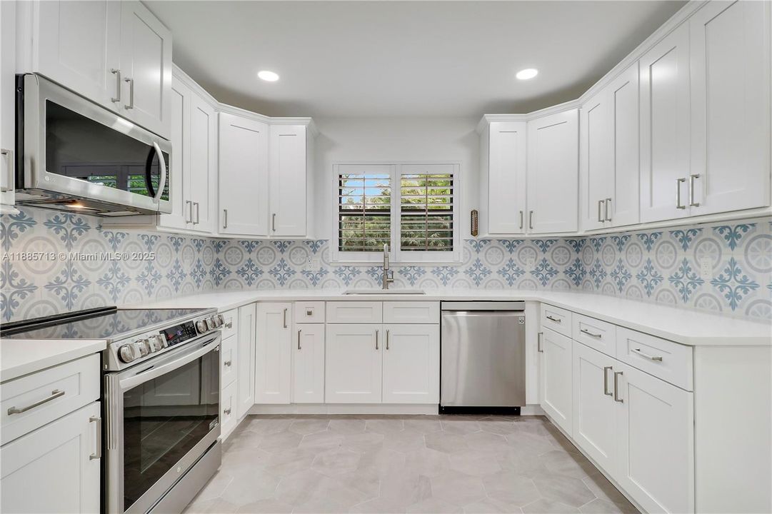 Activo con contrato: $435,000 (3 camas, 2 baños, 1542 Pies cuadrados)