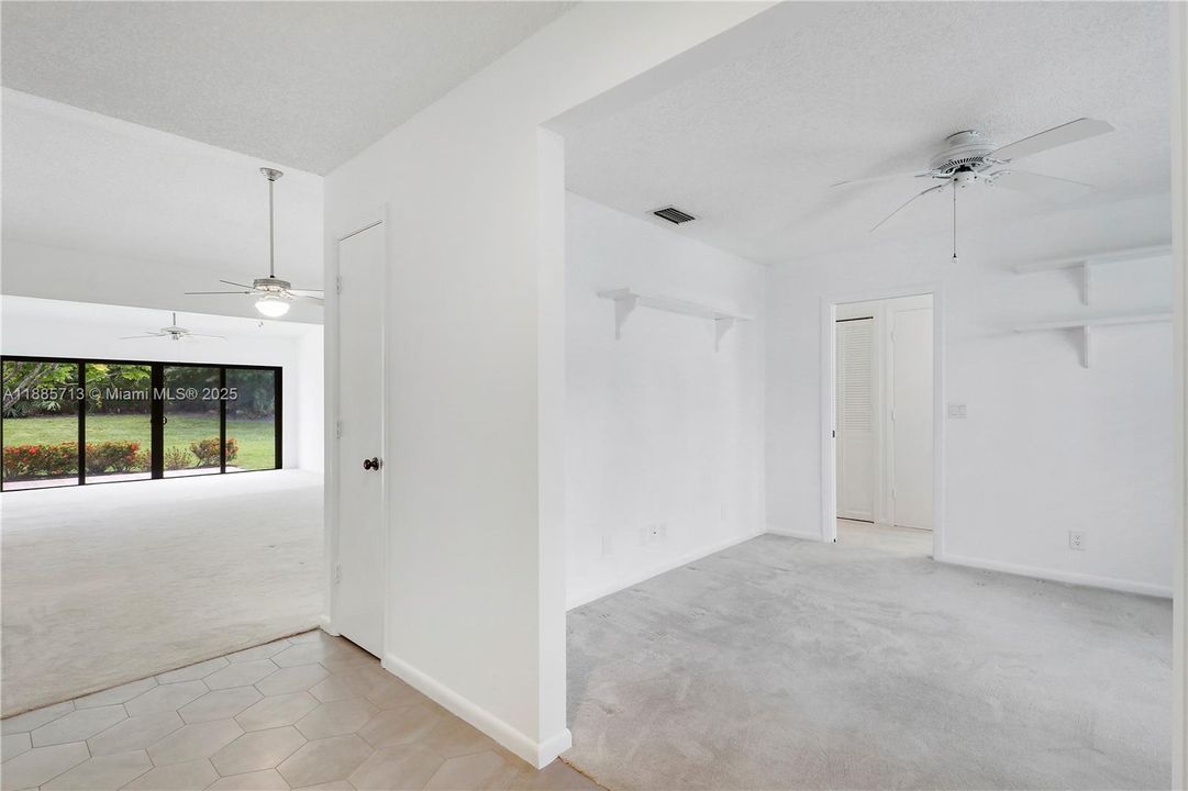 Activo con contrato: $435,000 (3 camas, 2 baños, 1542 Pies cuadrados)