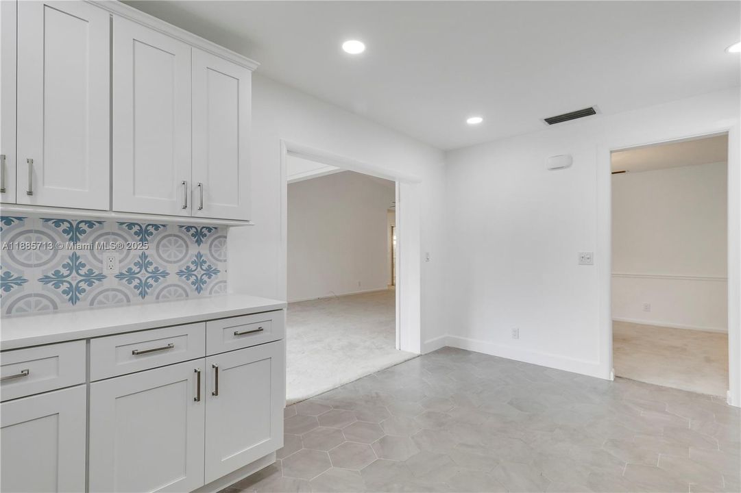 Activo con contrato: $435,000 (3 camas, 2 baños, 1542 Pies cuadrados)