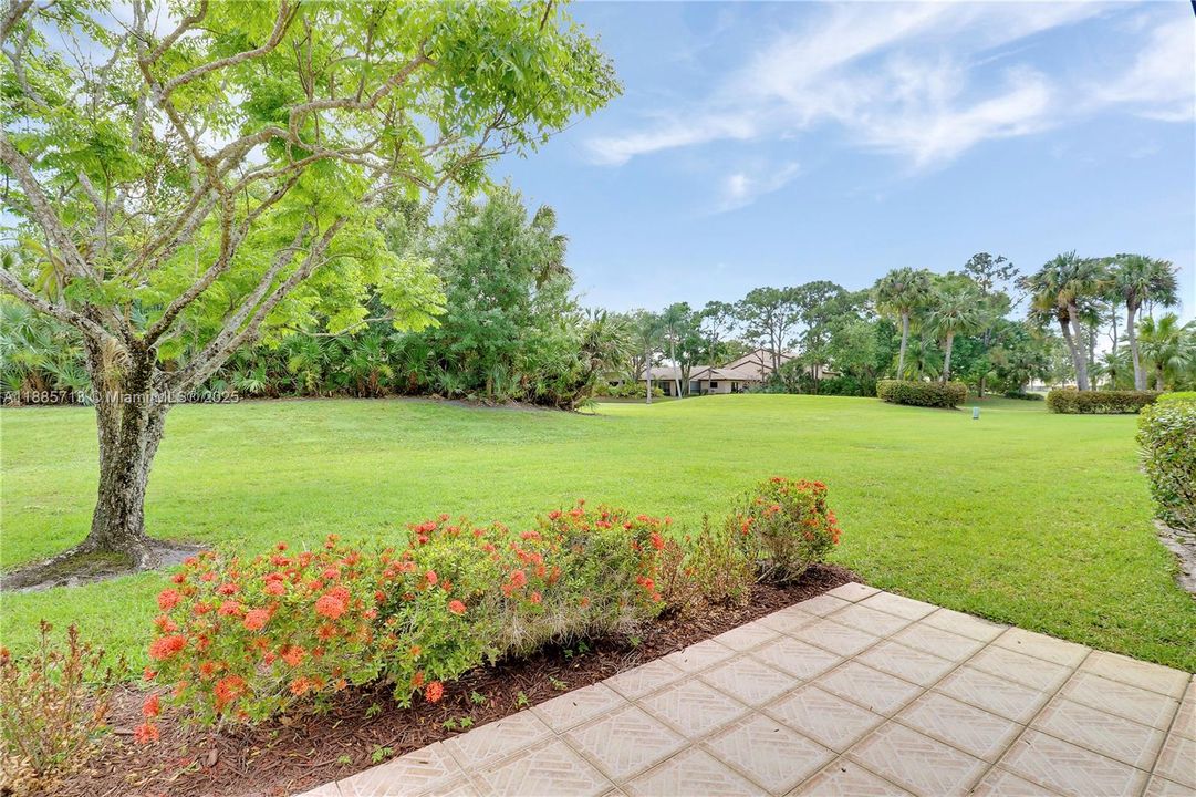 Activo con contrato: $435,000 (3 camas, 2 baños, 1542 Pies cuadrados)