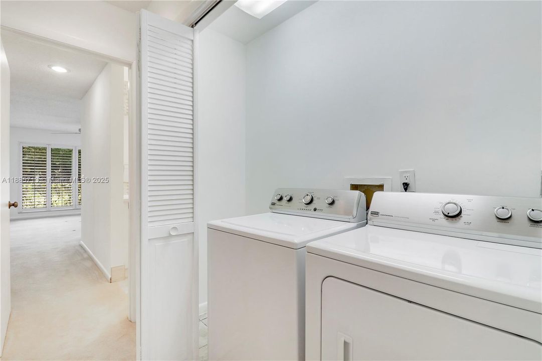 Activo con contrato: $435,000 (3 camas, 2 baños, 1542 Pies cuadrados)