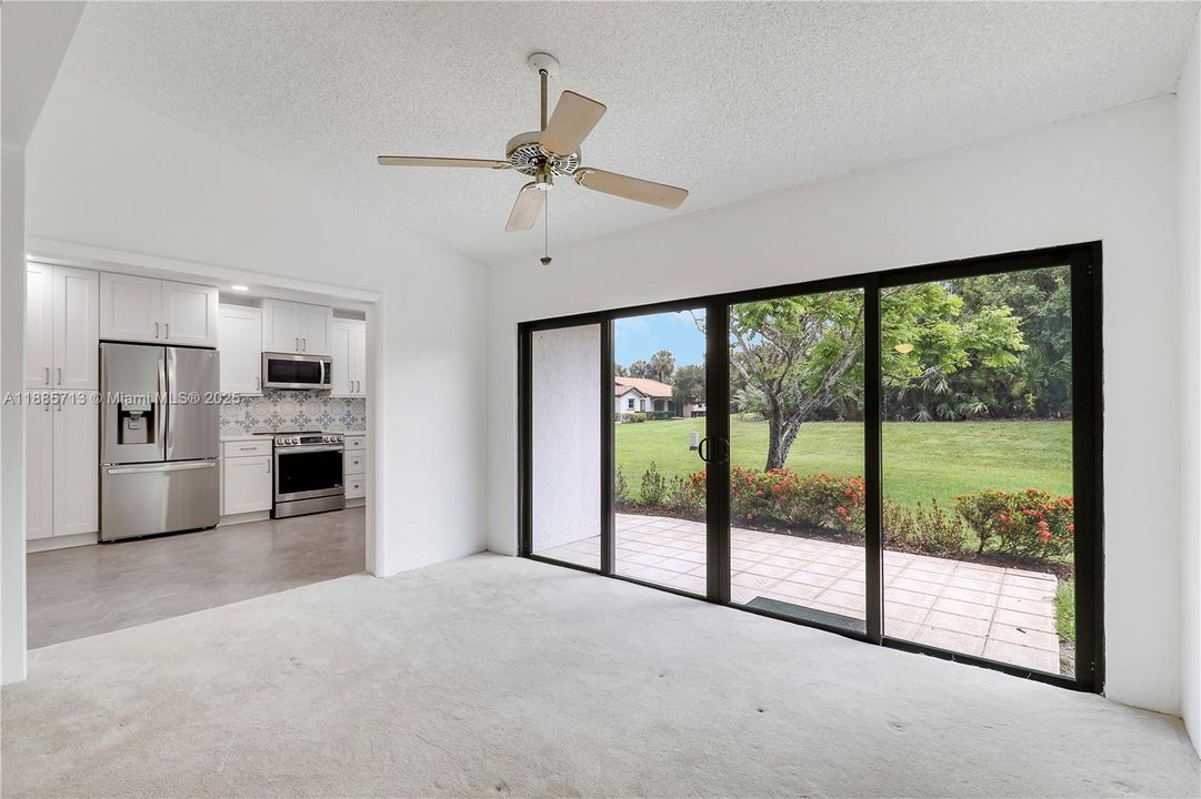 Activo con contrato: $435,000 (3 camas, 2 baños, 1542 Pies cuadrados)