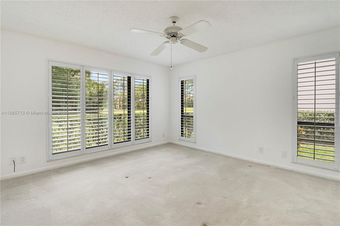 Activo con contrato: $435,000 (3 camas, 2 baños, 1542 Pies cuadrados)