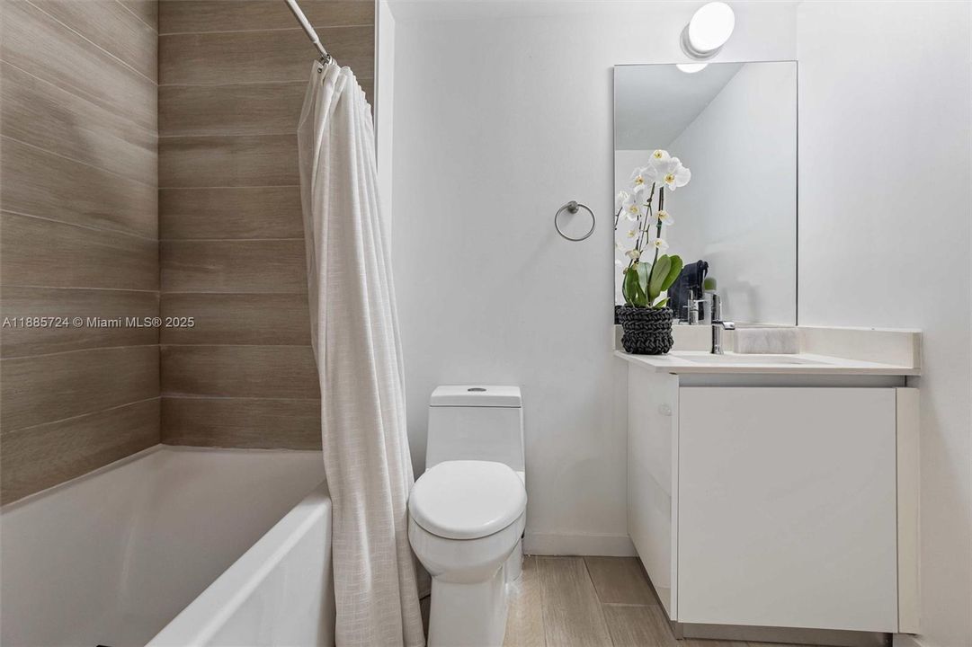 For Sale: $438,000 (1 beds, 1 baths, 488 Square Feet)