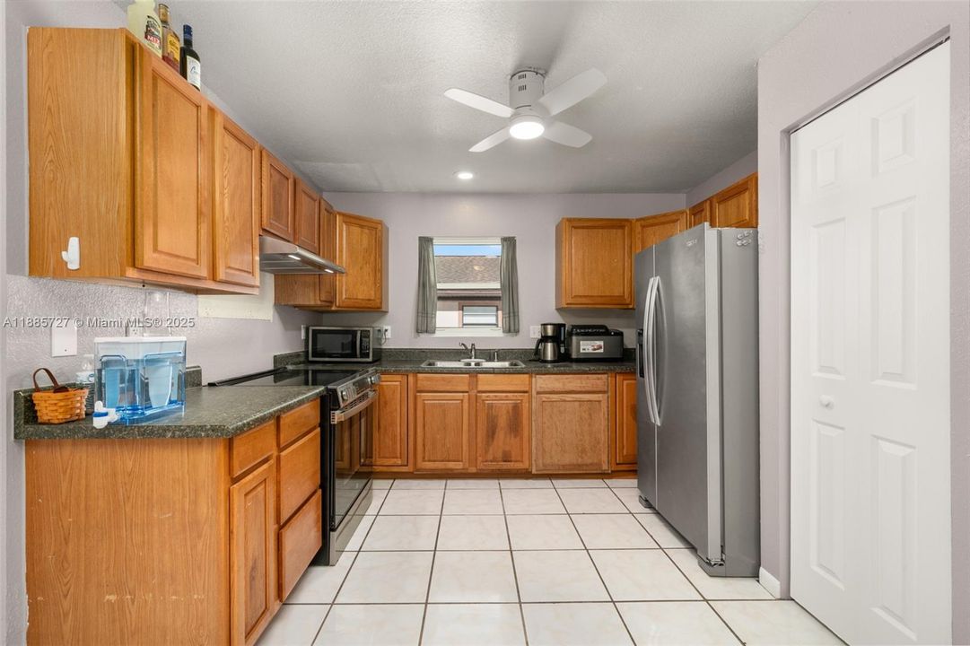 En Venta: $199,900 (3 camas, 2 baños, 0 Pies cuadrados)