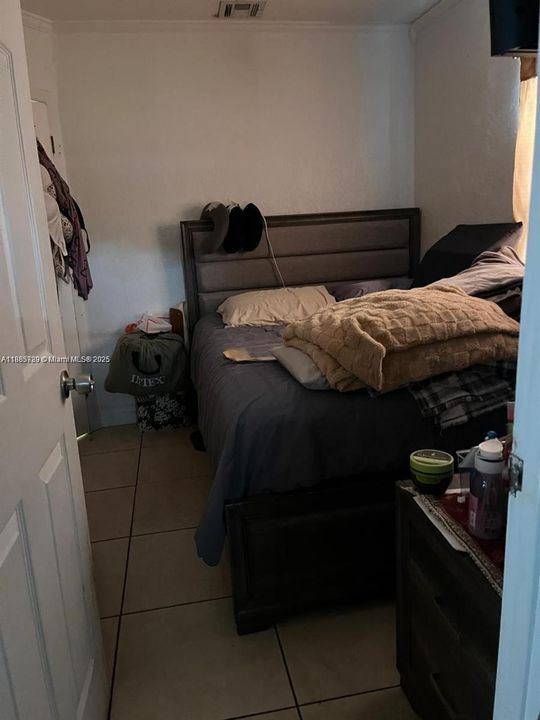 Active With Contract: $2,500 (3 beds, 2 baths, 1027 Square Feet)