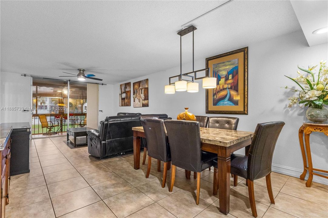 合同活跃: $139,500 (2 贝兹, 2 浴室, 1170 平方英尺)