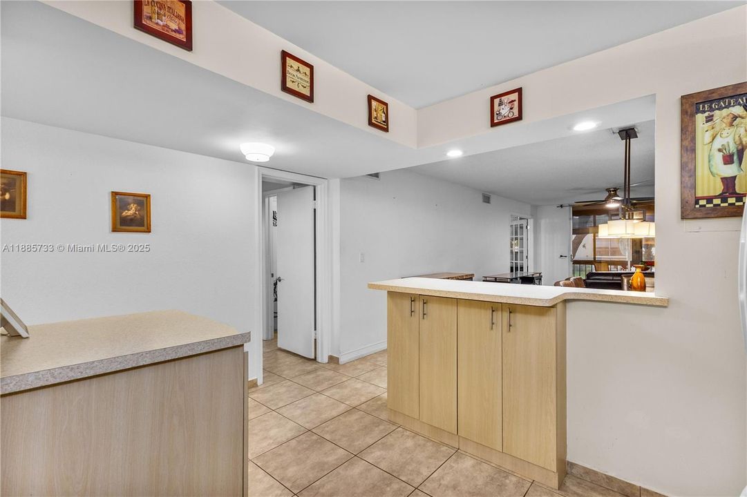 合同活跃: $139,500 (2 贝兹, 2 浴室, 1170 平方英尺)