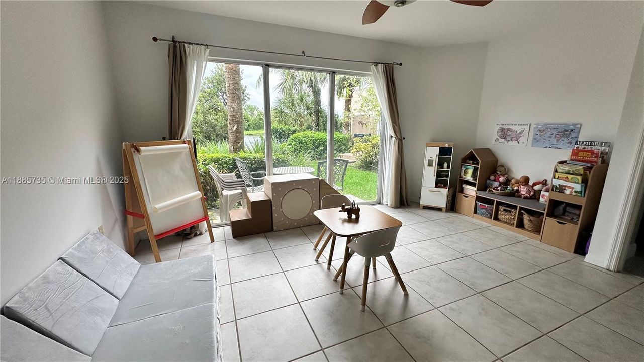 Activo con contrato: $3,390 (3 camas, 2 baños, 1744 Pies cuadrados)