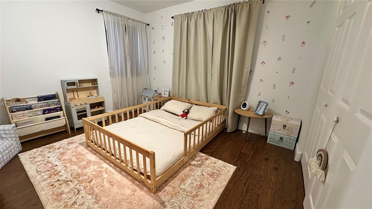 Activo con contrato: $3,390 (3 camas, 2 baños, 1744 Pies cuadrados)