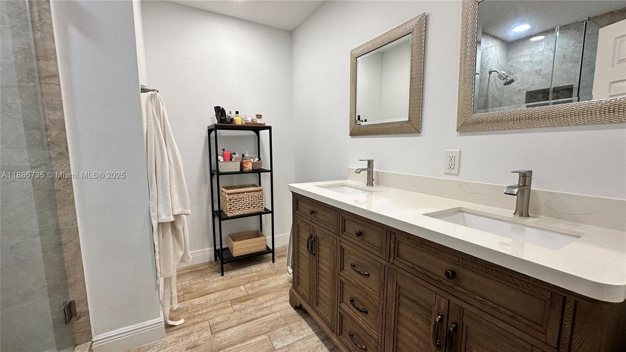 Activo con contrato: $3,390 (3 camas, 2 baños, 1744 Pies cuadrados)