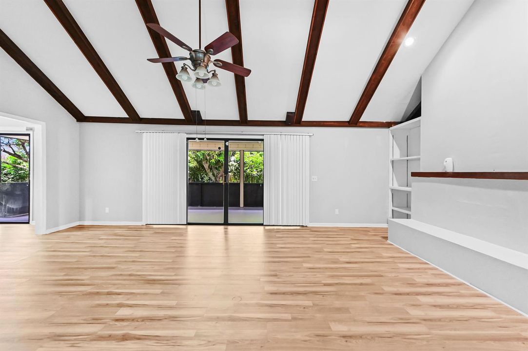 03 Living Room 01