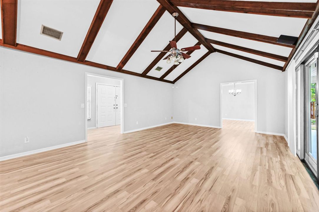 05 Living Room 03