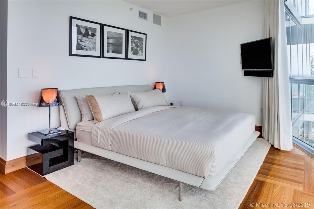 Recently Rented: $31,500 (2 beds, 2 baths, 1242 Square Feet)