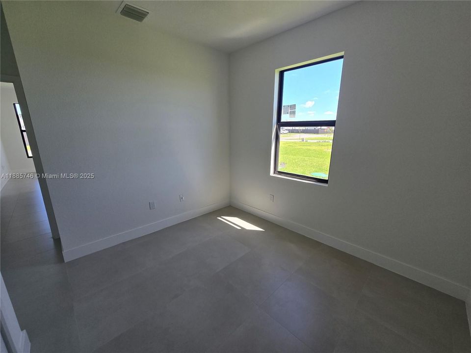 出租: $4,800 (4 贝兹, 3 浴室, 0 平方英尺)