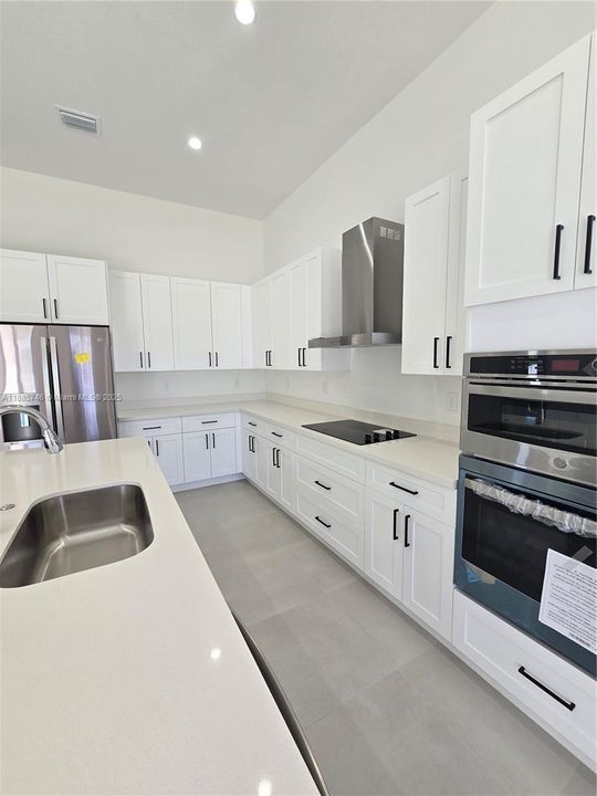 出租: $4,800 (4 贝兹, 3 浴室, 0 平方英尺)