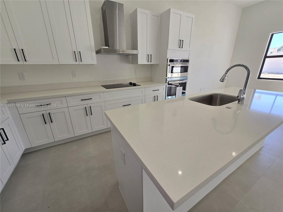 出租: $4,800 (4 贝兹, 3 浴室, 0 平方英尺)