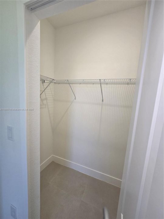 出租: $4,800 (4 贝兹, 3 浴室, 0 平方英尺)