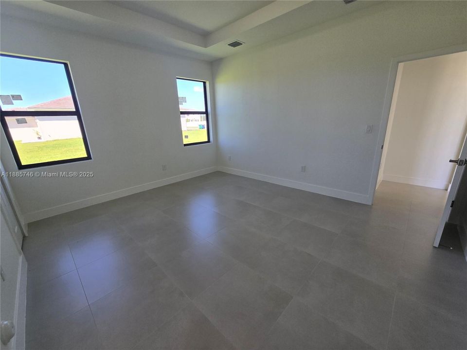 出租: $4,800 (4 贝兹, 3 浴室, 0 平方英尺)