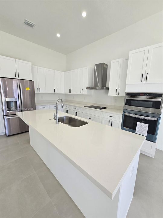 出租: $4,800 (4 贝兹, 3 浴室, 0 平方英尺)