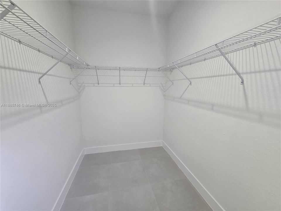 出租: $4,800 (4 贝兹, 3 浴室, 0 平方英尺)