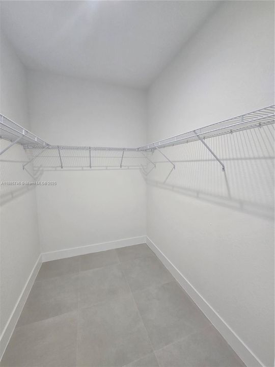 出租: $4,800 (4 贝兹, 3 浴室, 0 平方英尺)