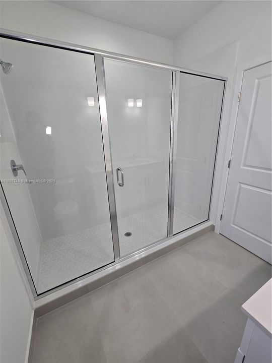 出租: $4,800 (4 贝兹, 3 浴室, 0 平方英尺)