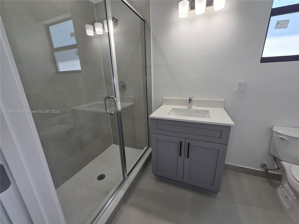 出租: $4,800 (4 贝兹, 3 浴室, 0 平方英尺)